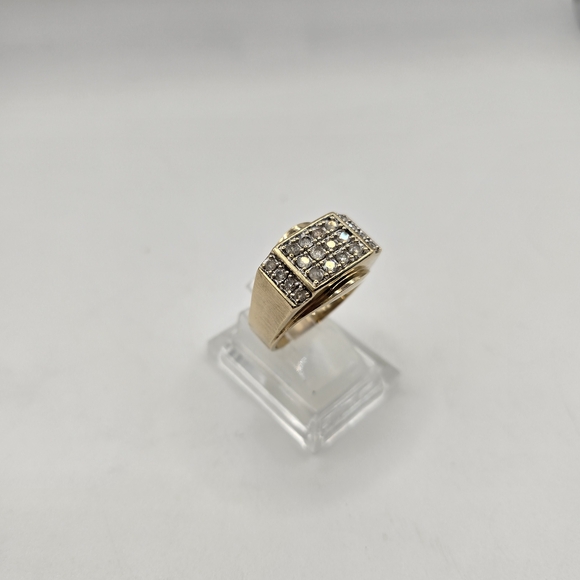 10 K Gold Signet Men's Ring  Size 12 W Diamond 6.9 Grams GTR - Picture 8 of 16